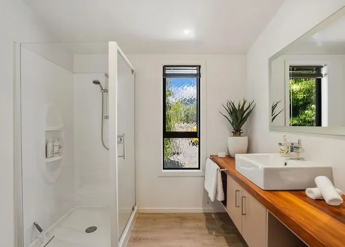 The Luxe Pool House - Sleeps 10 * Wanaka