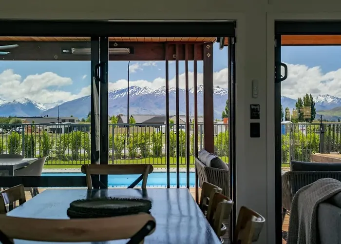 Holiday home The Luxe Pool House - Sleeps 10 Wanaka