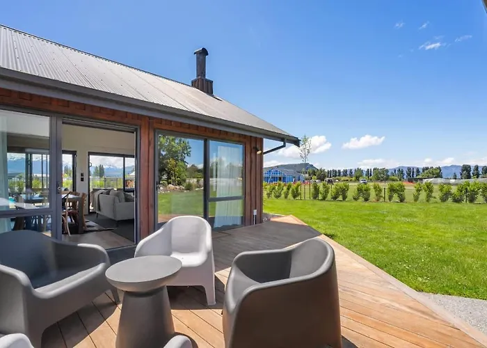 Holiday home The Luxe Pool House - Sleeps 10 Wanaka
