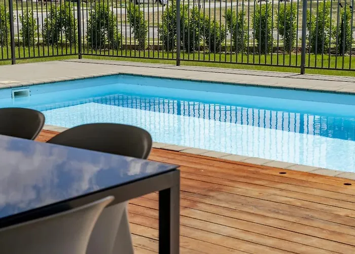 Holiday home The Luxe Pool House - Sleeps 10