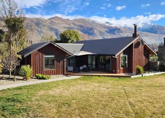 Holiday home The Luxe Pool House - Sleeps 10 *