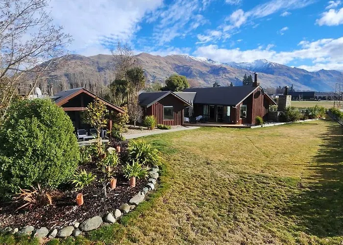 Holiday home The Luxe Pool House - Sleeps 10